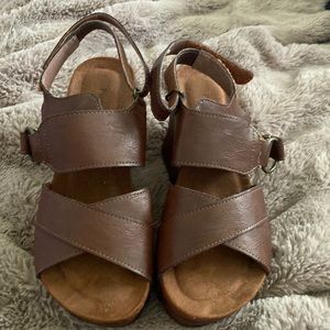 Womens Pierre Dumas Wedge Sandal Size 7